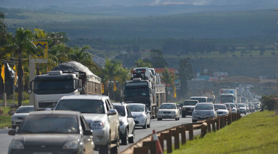 Acidentes em rodovias federais durante o feriado causaram 72 mortes 1