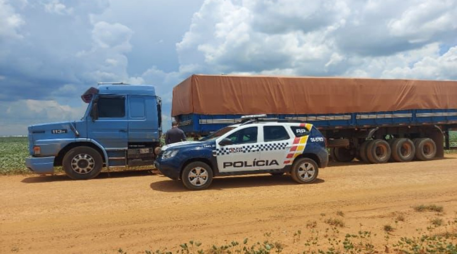 Carreta roubada no município de Poxoréo é recuperada por policiais militares de Jaciara 1