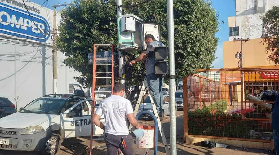 Setrat restabelece sincronização dos semáforos na Avenida Bandeirantes que foram danificados por carreta 1