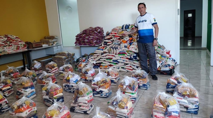 Polícia Militar arrecada 4,3 toneladas de alimentos não perecíveis 1