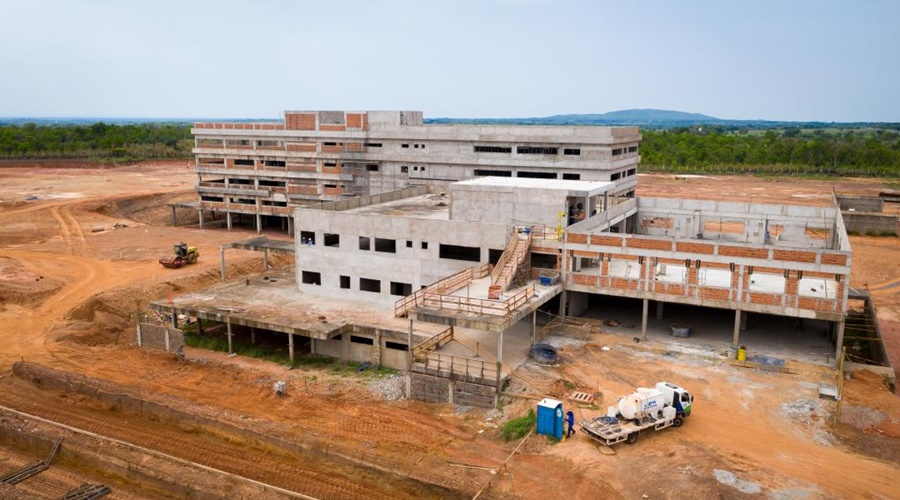 Após seis anos paralisadas governo refaz projetos e retoma obras do novo Hospital Universitário 1