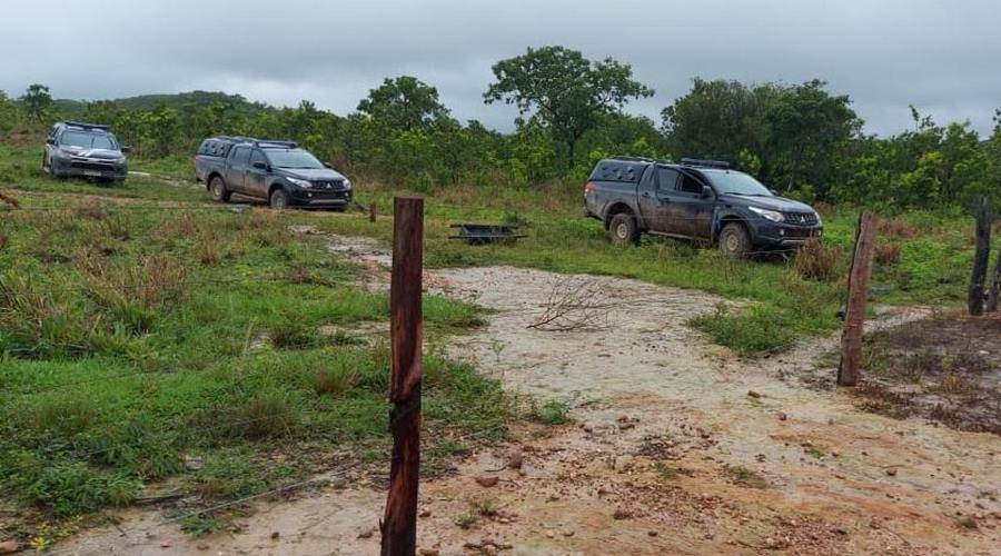 Indivíduos são presos em flagrante pela PC Suspeitos de invadir propriedade rural e ameaçar proprietária 1