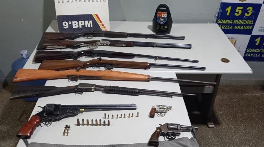 PM apreende arsenal de armas e prende suspeito por posse irregular 1