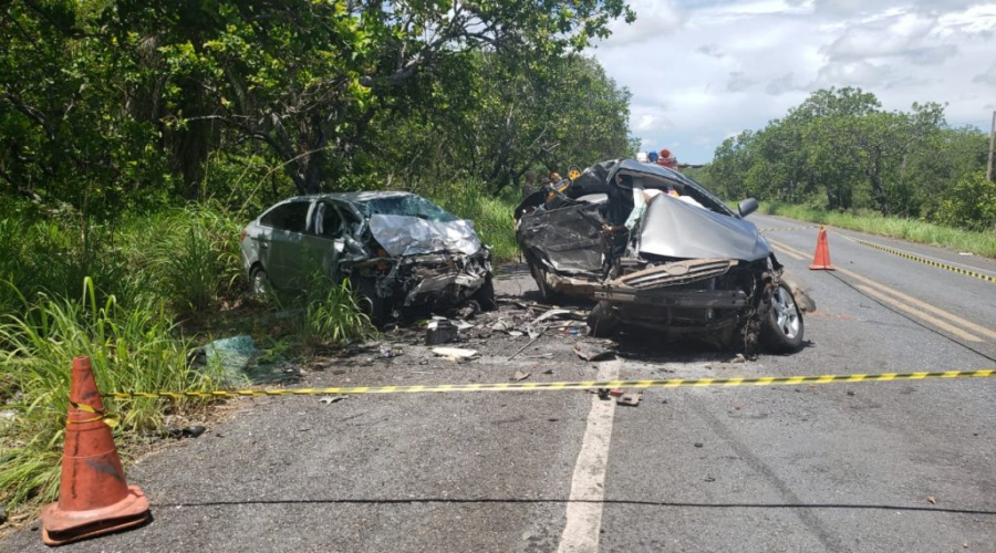 Colisão frontal entre dois automóveis deixa 2 mortos em rodovia perto de Livramento 1