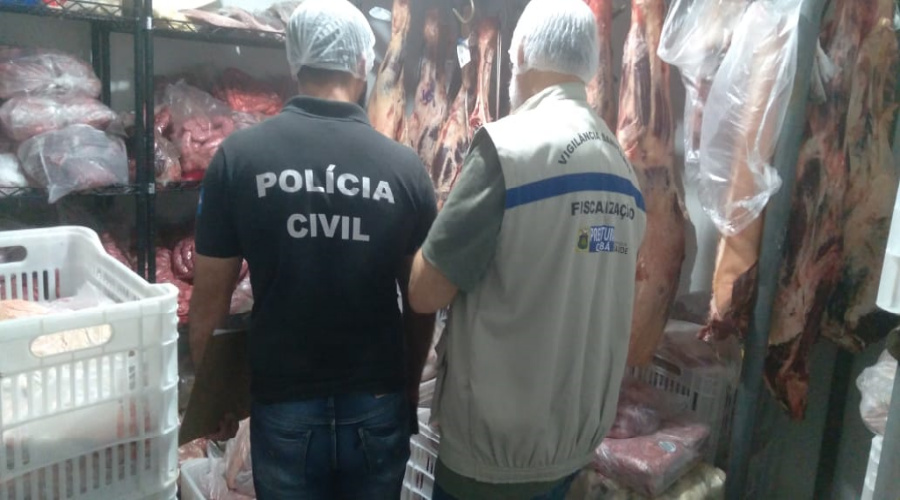 Polícia Civil e Vigilância Sanitária apreendem mais de 825 kg de carne imprópria para consumo em açougue da Capital 1