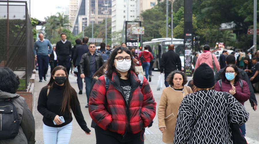 Brasil registra 12,6 mil novos casos de covid-19 em 24 horas 1