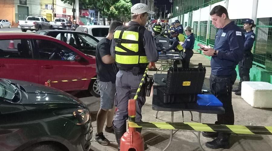 Doze pessoas são presas por embriaguez e uma por desobediência durante Operação Lei Seca 1