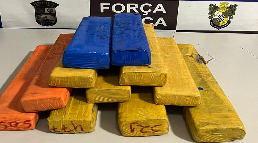 Durante patrulhamento polícia apreende mala recheada de maconha no Jardim das Hortências 1