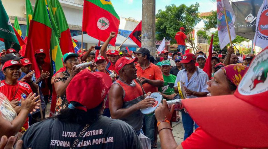 MST e movimentos sociais ocupam sede do Incra em Alagoas 1