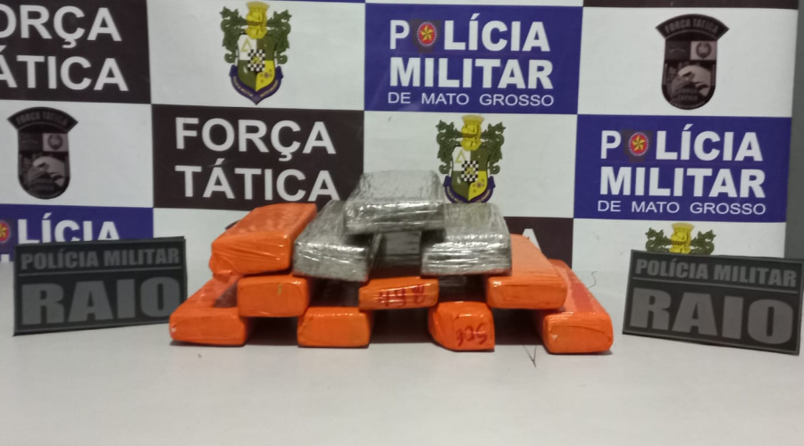 CAIU NO RAIO: Bandido foge ao ver viatura policial e abandona saco cheio de maconha 1