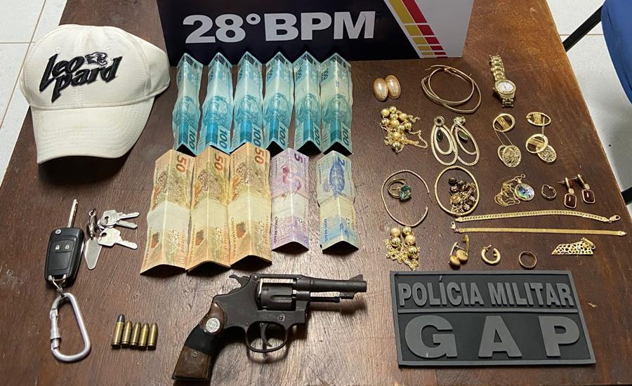 PM prende ladrão com passagens criminais em vários estados, que invadiu residência em Jaciara e furtou dinheiro e joias 1