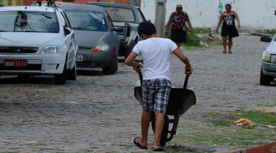 De janeiro a abril, Brasil resgata 702 crianças do trabalho infantil 1