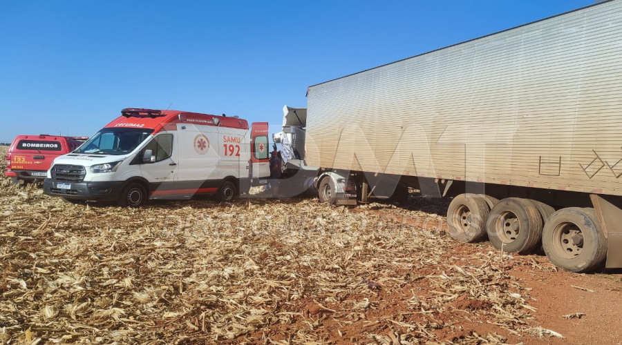 Carretas colidem na BR 364, caminhoneiro fica preso as ferragens e é socorrido com fraturas para o Hospital Regional 1