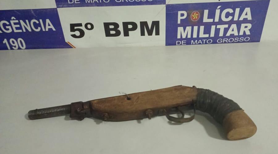 Ladrão é detido por populares ao tentar roubo com arma artesanal sem munição e em seguida é preso pela PM 1