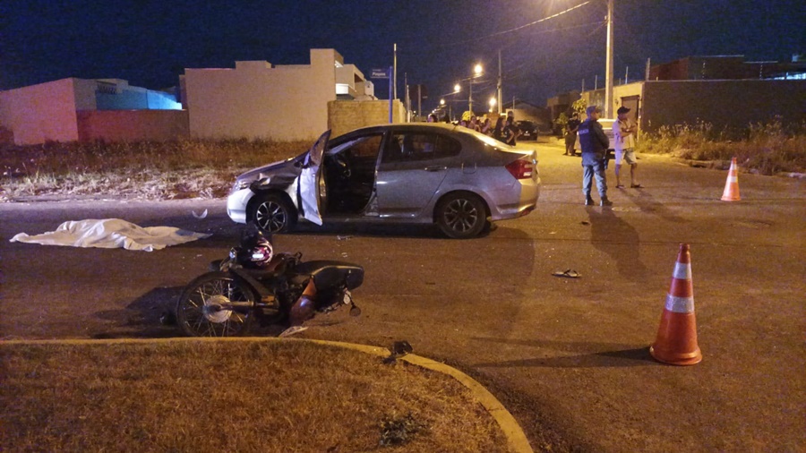 Durante colisão envolvendo moto e carro mulher morre e filha de 11 anos fica ferida 1