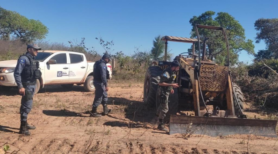 Sema-MT apreende seis máquinas utilizadas em desmatamento ilegal na região Norte Araguaia 1