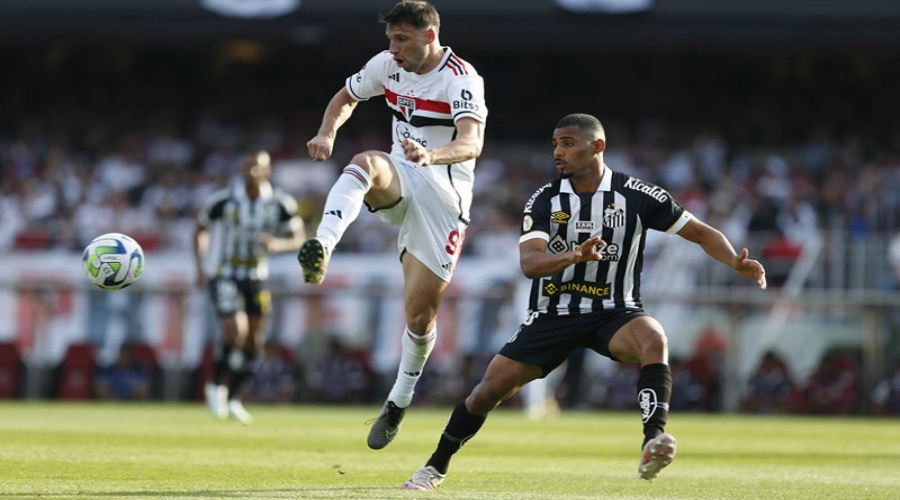 Em casa, São Paulo goleia o Santos pelo campeonato brasileiro 1