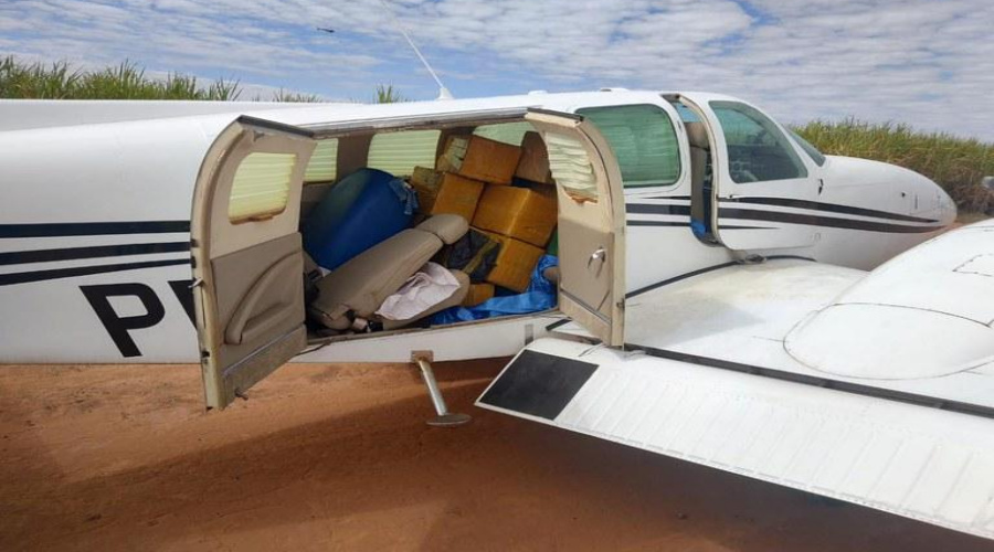 Equipe do Gefron auxilia Força Aérea e PF na apreensão de 400 kg de cocaína e aeronave em SP 1