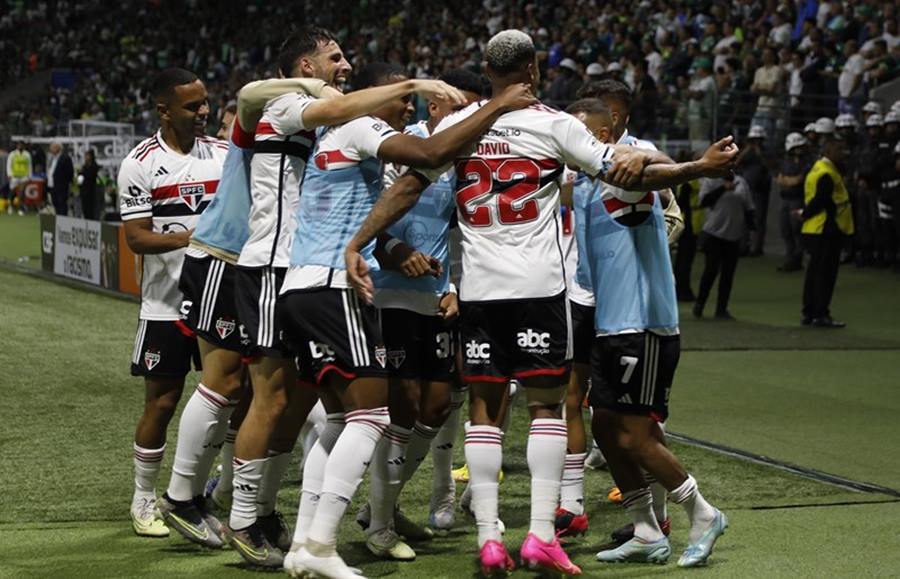 São Paulo vence o Palmeiras de virada e está na semifinal da Copa do Brasil 1