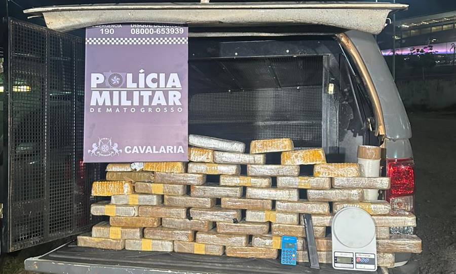 Cavalaria da Polícia Militar apreende 48 tabletes de cocaína em Cuiabá 1