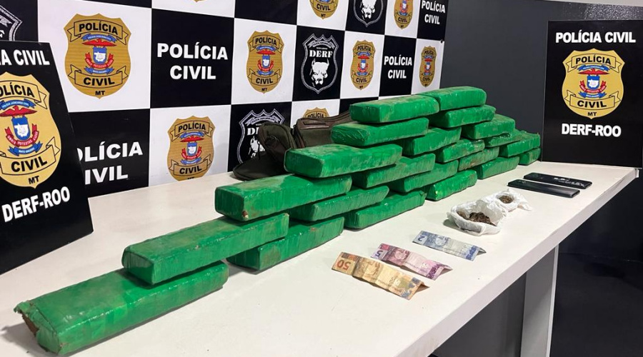 Flagrada pela Derf, dupla é presa com cerca de 22 tabletes de maconha na Vila Cardoso 1