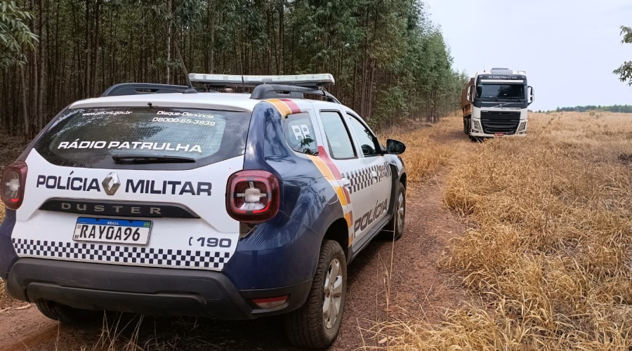 Carreta carregada de soja roubada em Boa Vista é recuperada pela PM na região de Jaciara 1