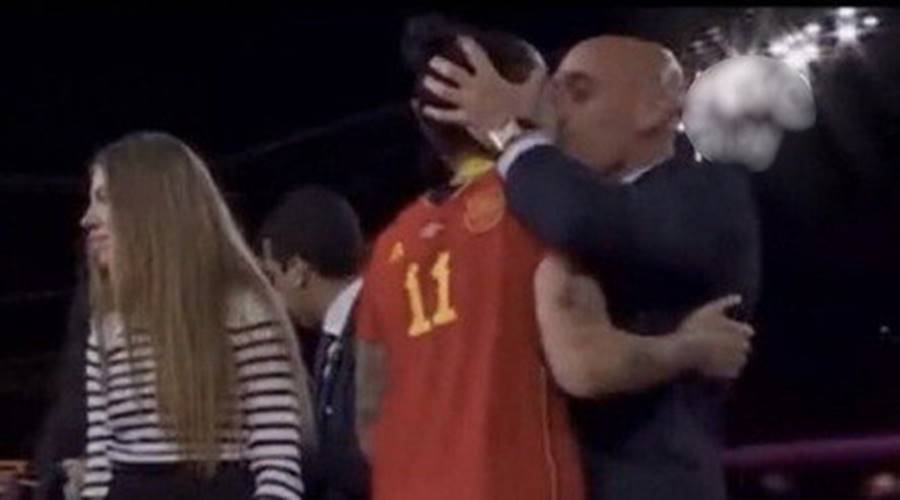 Federação Espanhola falsificou declaração de jogadora beijada à força por Luis Rubiales, diz site 1