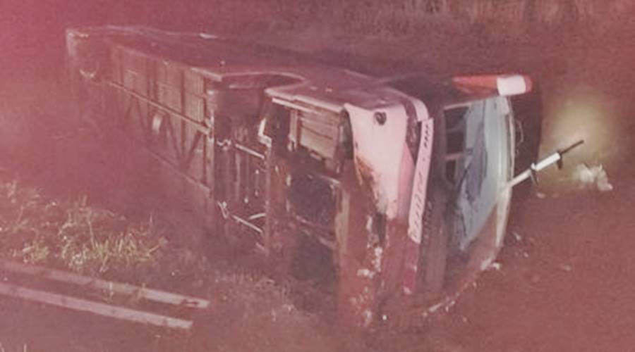 Ônibus capota em excursão e deixa ao menos nove mortos em cidade próxima a Ribeirão Preto (SP) 1