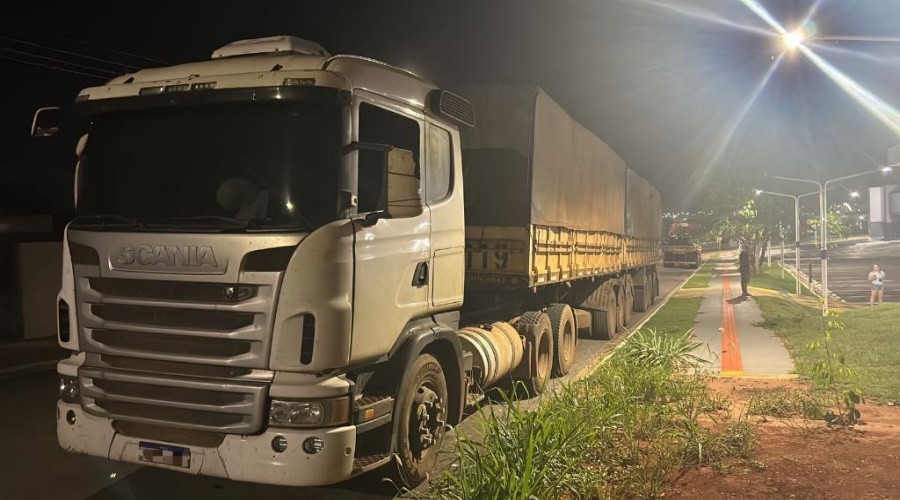 Polícia Militar recupera caminhão furtado com 50 toneladas de fertilizantes em Sorriso 1