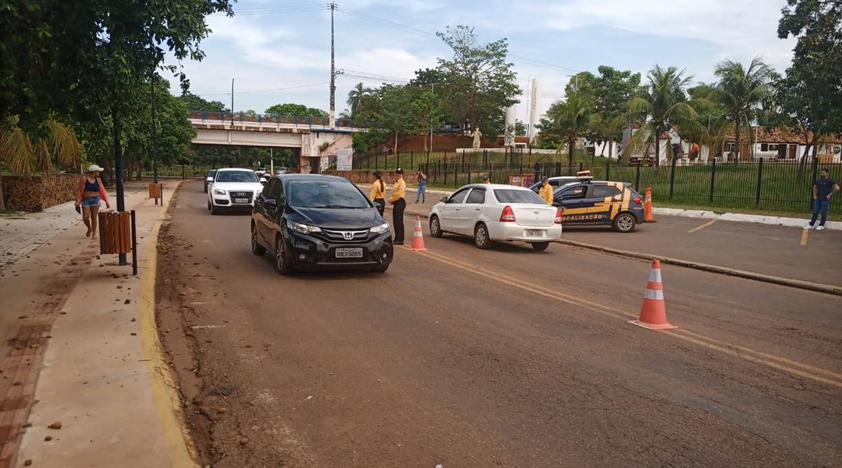 Setrat e Coder montam força-tarefa para atualizar sinalização no quadrilátero central da cidade 1