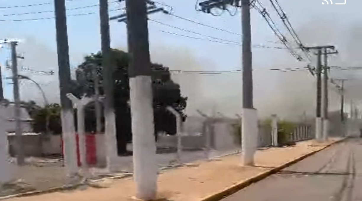 Fogo na subestação da Energisa em Rondonópolis gera muita fumaça e assusta moradores da região 1