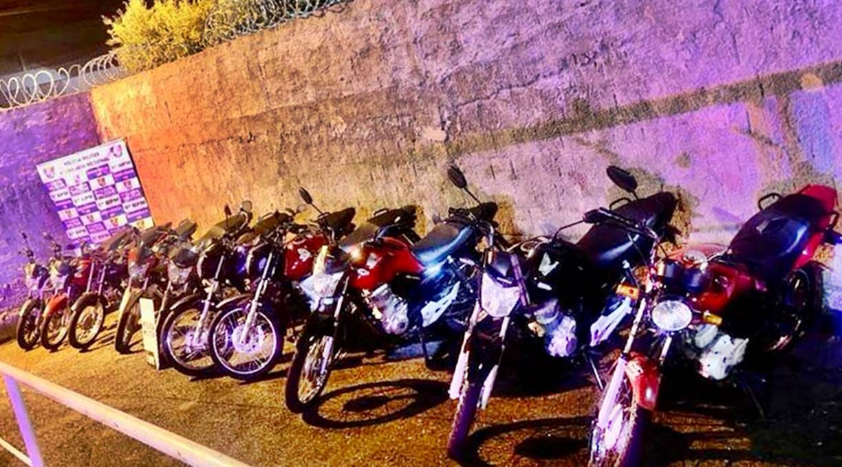 Durante Operação Contenção PM faz apreensão de nove motos e a detenção de 10 motociclistas que praticavam crime de direção perigosa na cidade de Rondonópolis 1