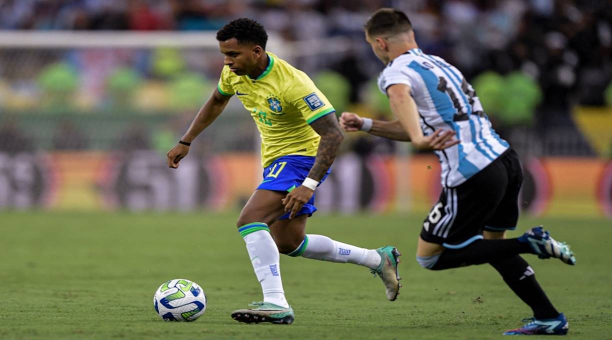 Seleção Brasileira faz boa apresentação, mas é superada pela Argentina no Maracanã 1