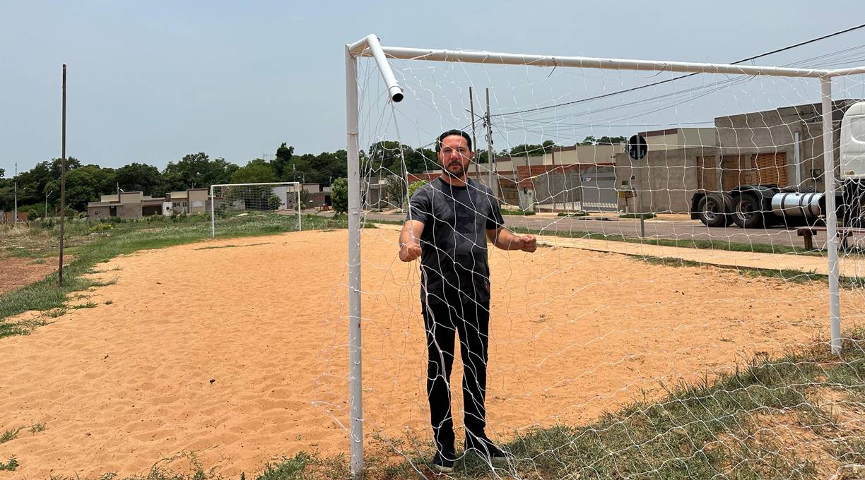 Após doação do Vereador Investigador Gerson, campo de futebol de areia é inaugurado no bairro Melchiades Figueiredo 1