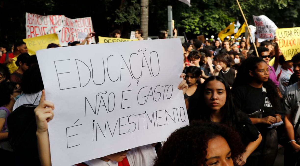 MEC pede 2,4 mil horas de formação básica no ensino médio 1