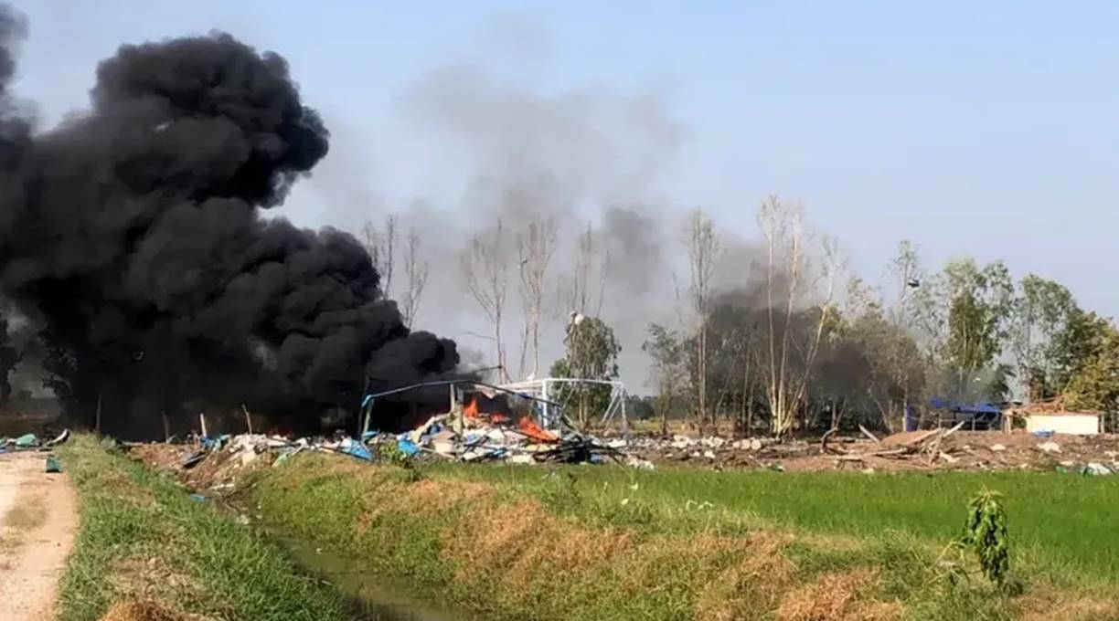 Explosão em fábrica de fogos de artifício deixa 18 mortos na Tailândia 1