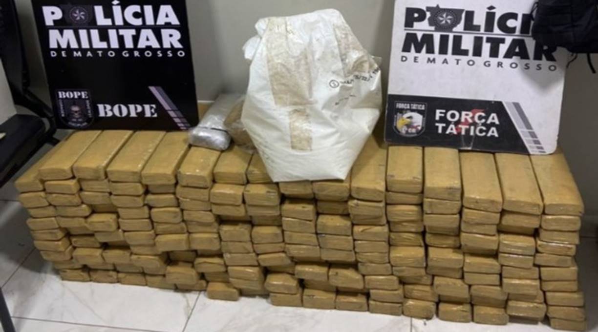 Força Tática apreende 161 tabletes de maconha, sete quilos de cocaína e 245 porções de skank em Cuiabá 1