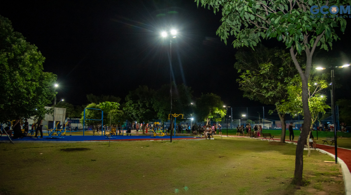 Rondonópolis ganha primeira área de lazer com gramado sintético 1