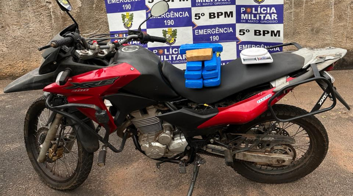 Durante rondas policiais militares recuperam moto produto de furto e apreendem cerca de sete tabletes de maconha 1