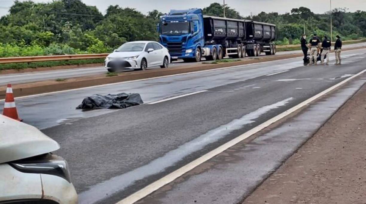 Batida frontal entre moto e Fiat Strada deixa uma mulher morta na BR 163 em MT 1