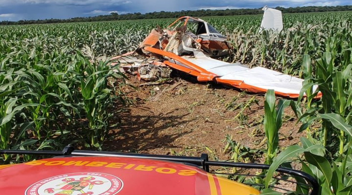 Avião agrícola cai em região rural de Lucas do Rio Verde e piloto morre preso aos destroços 1