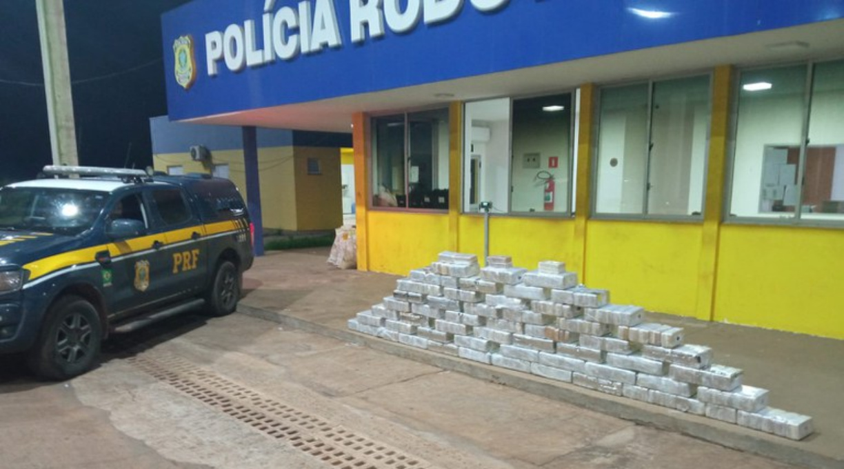 Polícia Rodoviária Federal apreende grande quantidade de drogas em fiscalização na BR-364 1