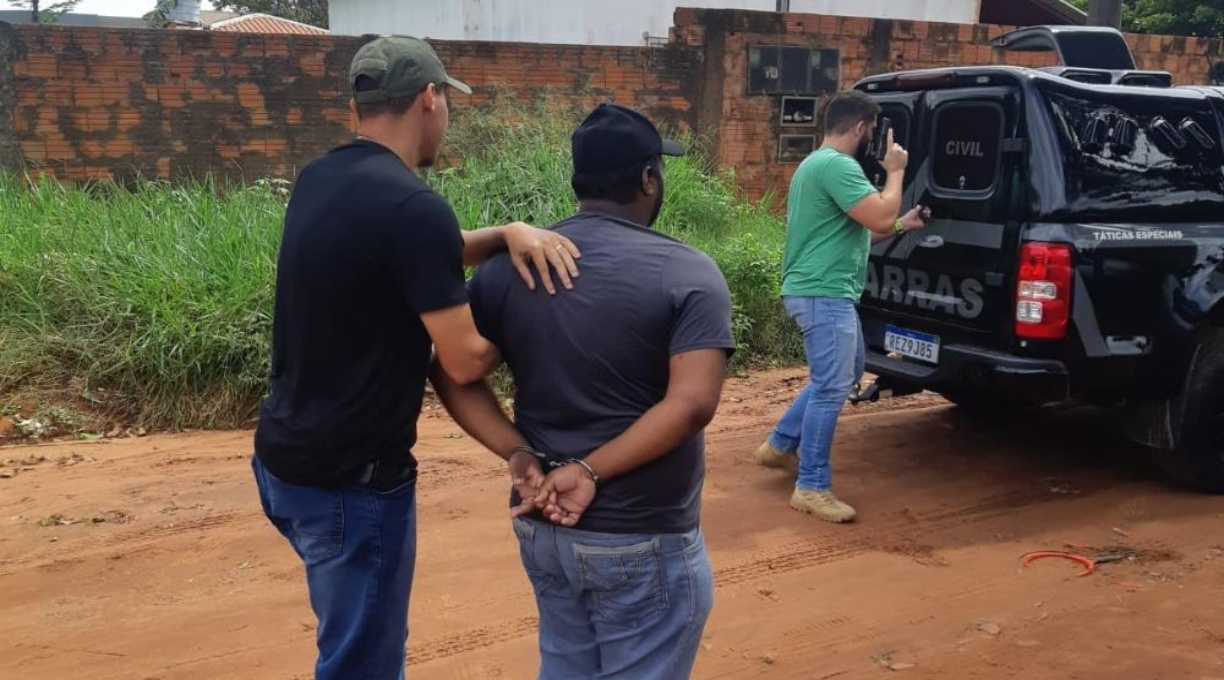 Mãe e filho suspeitos de serem mandantes dos homicídios no Shopping Popular são presos em Campo Grande 1