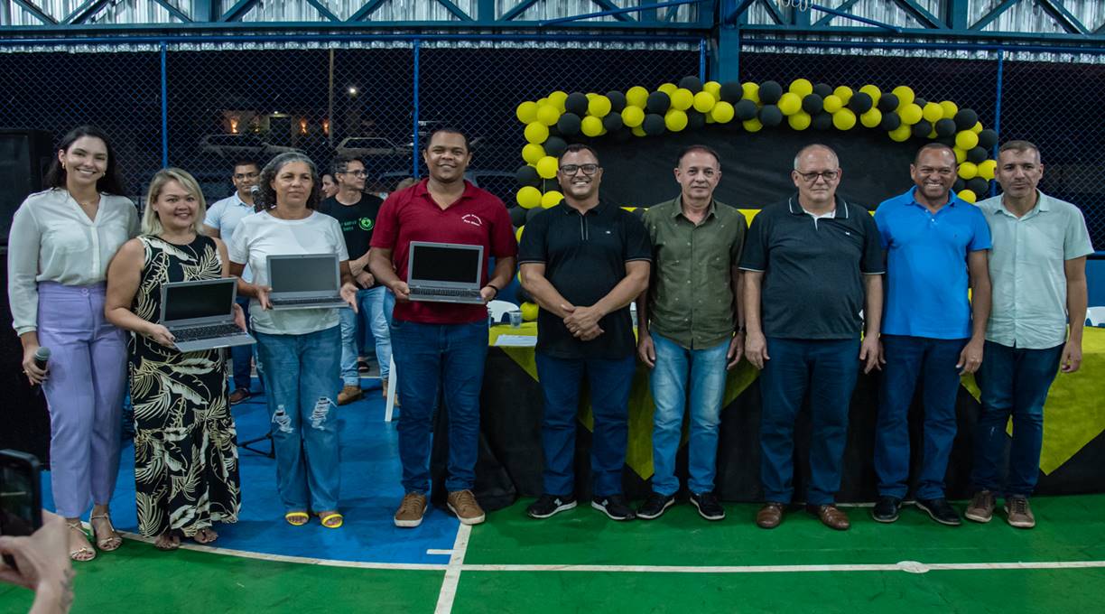 Prefeitura equipa todas as unidades de educação com kits de Chromebooks 1