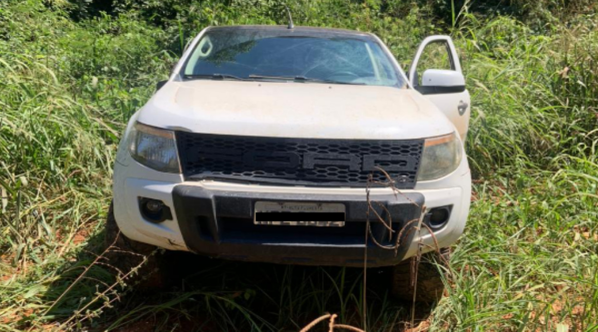 Polícia Militar recupera caminhonete, prende dupla e apreende adolescente por furto em Alta Floresta 1