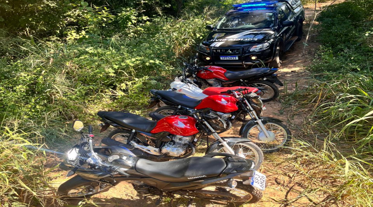 Derf recupera oito motocicletas furtadas de concessionária e detém quatro em flagrante 1