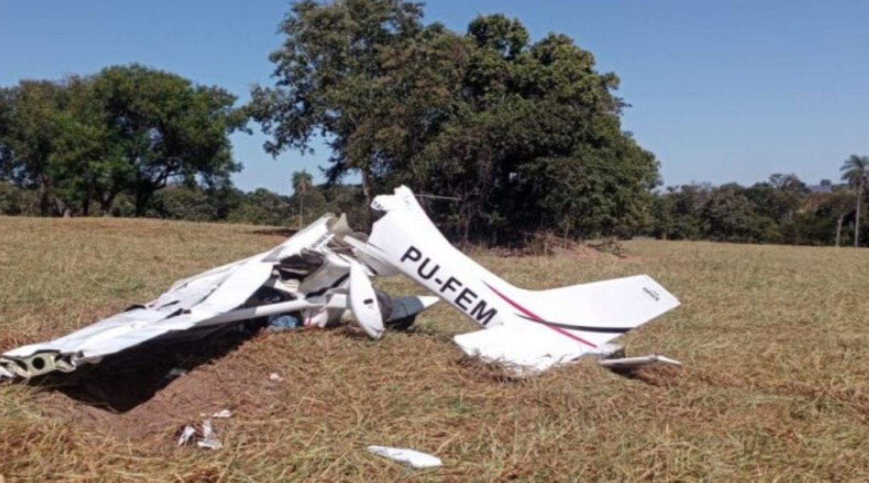 Piloto e passageiro morrem após queda de avião de pequeno porte em Mirassol D’Oeste 1