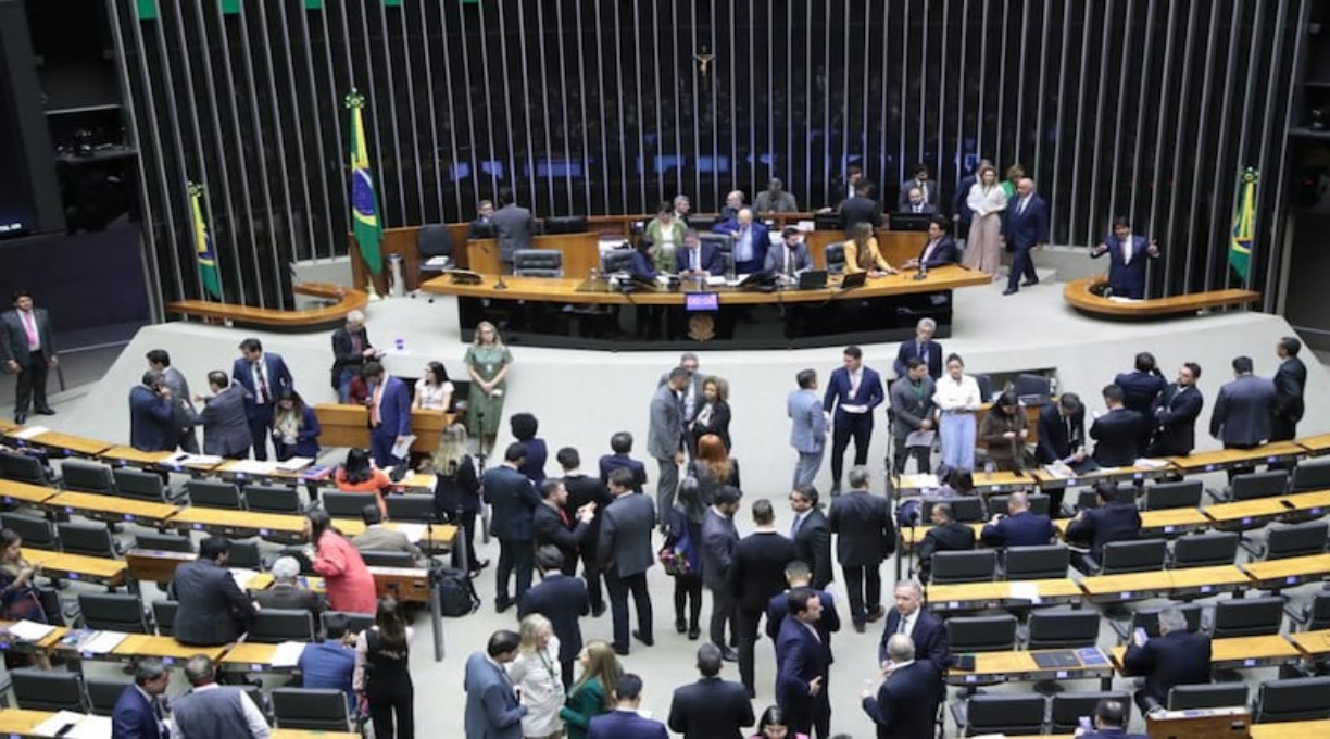 Câmara vota urgência de projetos sobre aborto e delação premiada nesta quarta 1