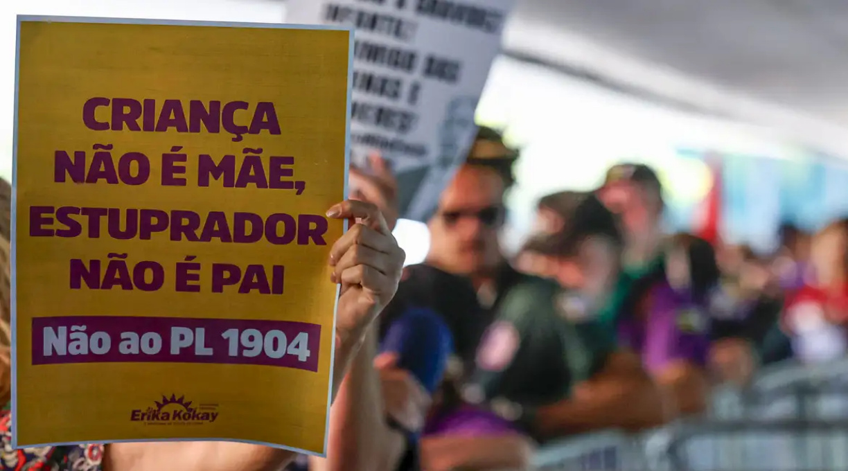 Brasília: mulheres fazem ato contra PL que equipara aborto a homicídio 1