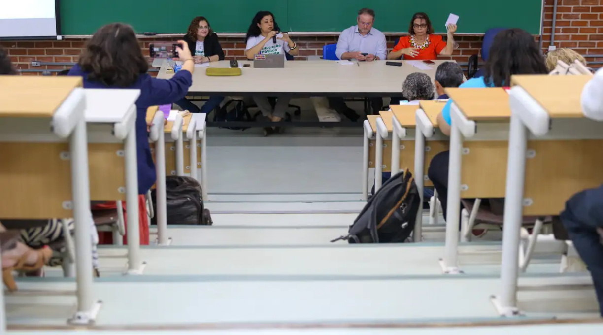 Fim da greve: professores e técnicos universitários assinam acordo 1